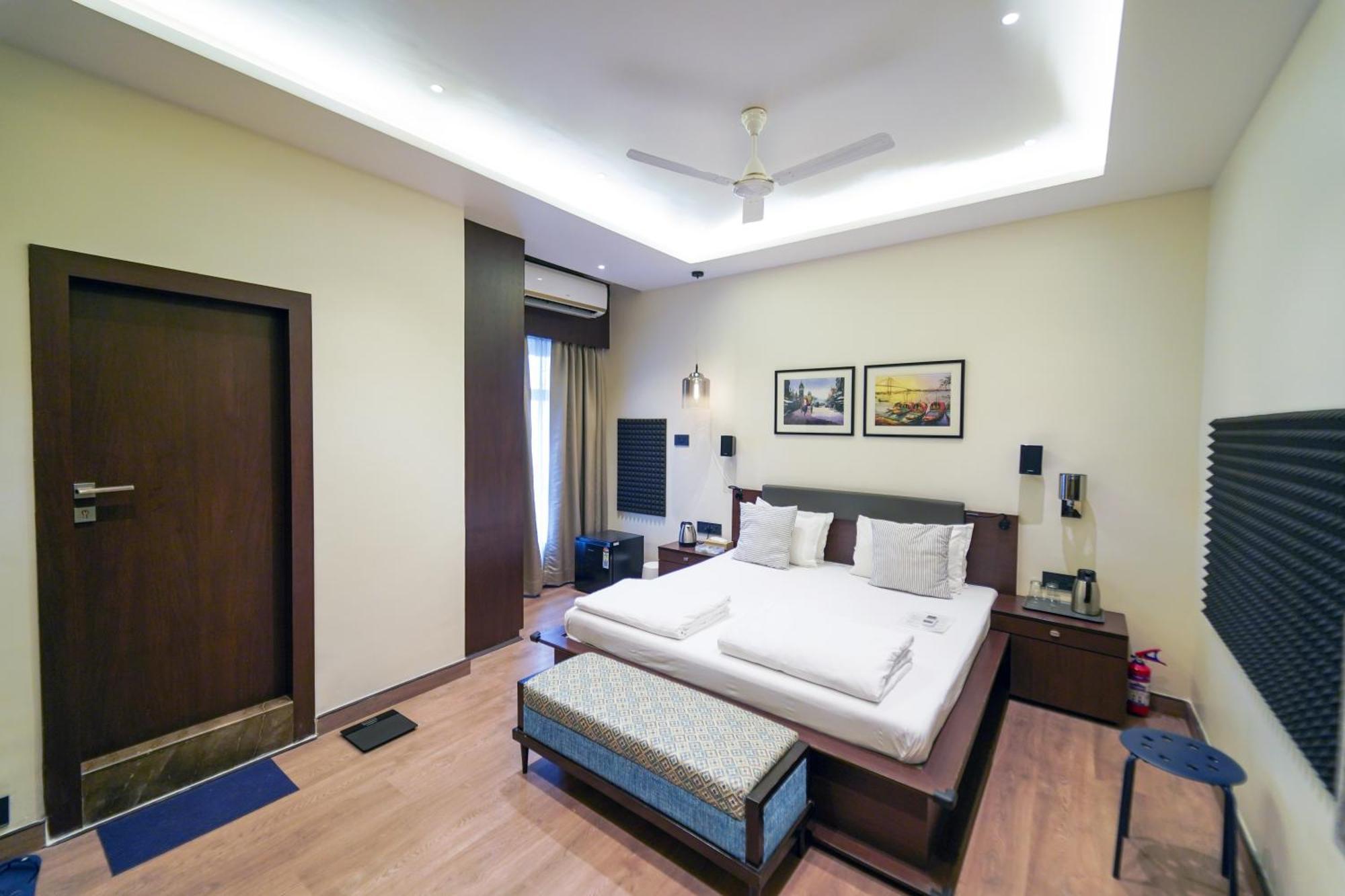 Central Bed & Breakfast โกลกาตา ภายนอก รูปภาพ